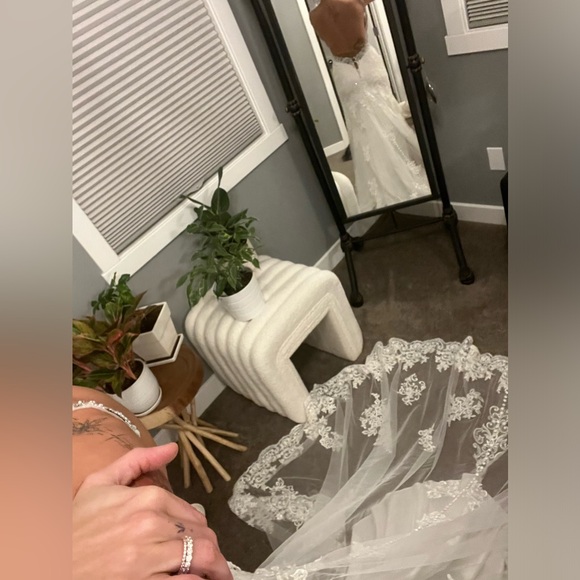 Madison Couture Wedding Dress - Picture 11 of 14